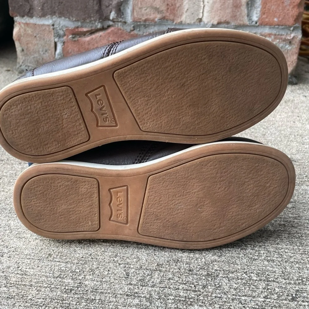 Kids Levi’s sneakers size 1